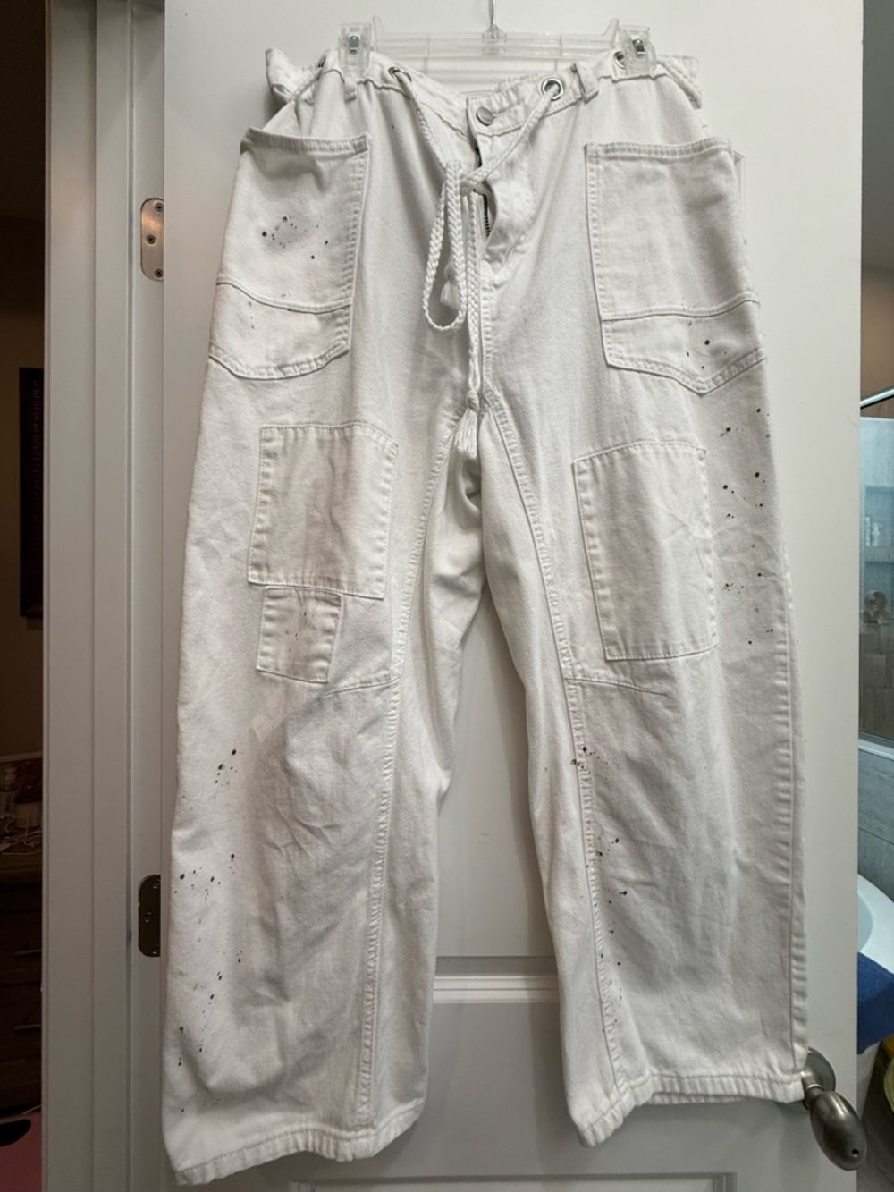 White Painter-Style Utility Pants with Patch Pockets